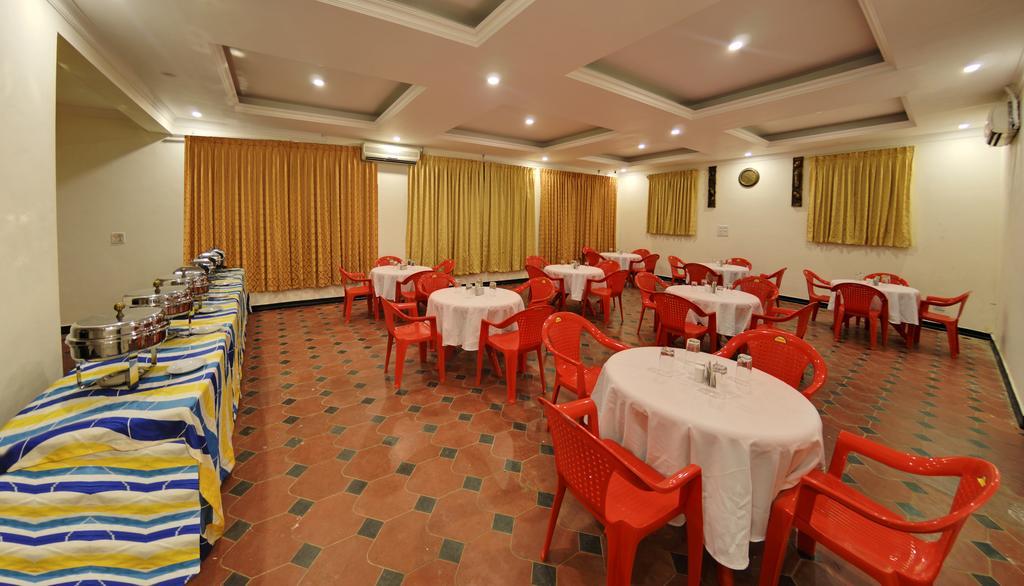 Royal Club Hotel Chennai Exterior foto